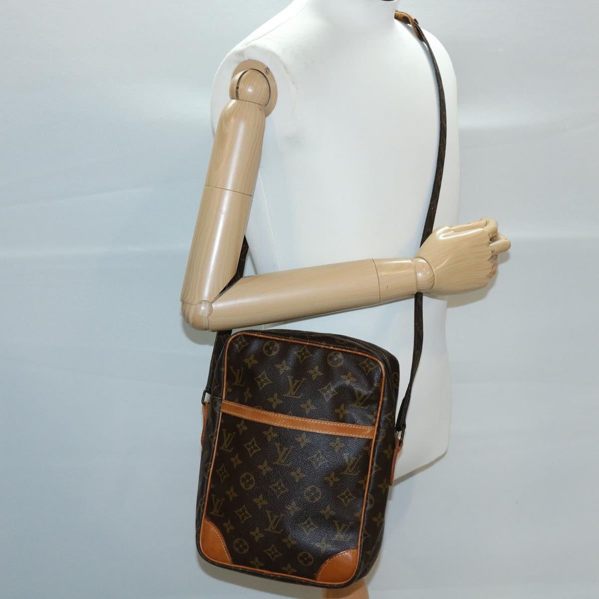 LOUIS VUITTON Monogram Danube MM Shoulder Bag M45264 LV th2902