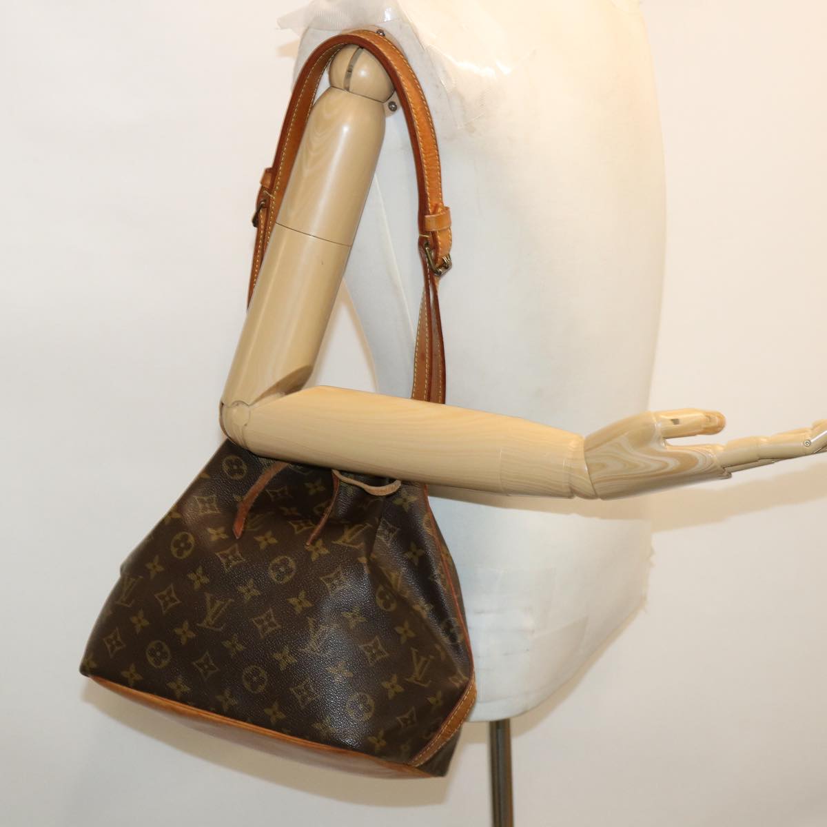 LOUIS VUITTON Monogram Petit Noe Shoulder Bag M42226 LV th3296