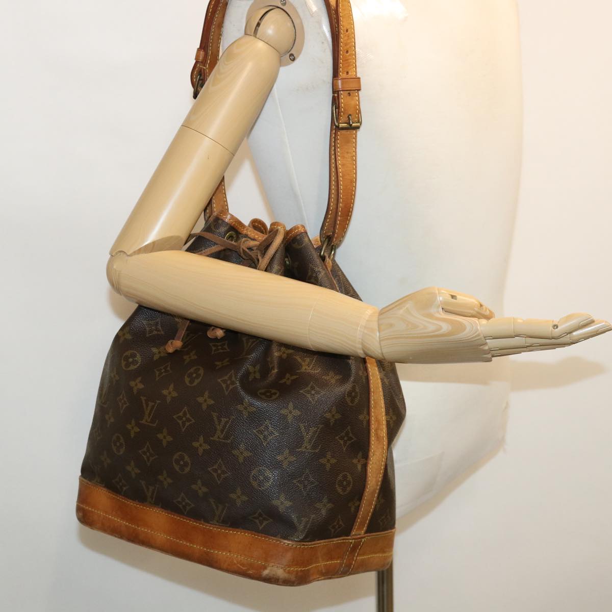 LOUIS VUITTON Monogram Noe Shoulder Bag M42224 LV th3300