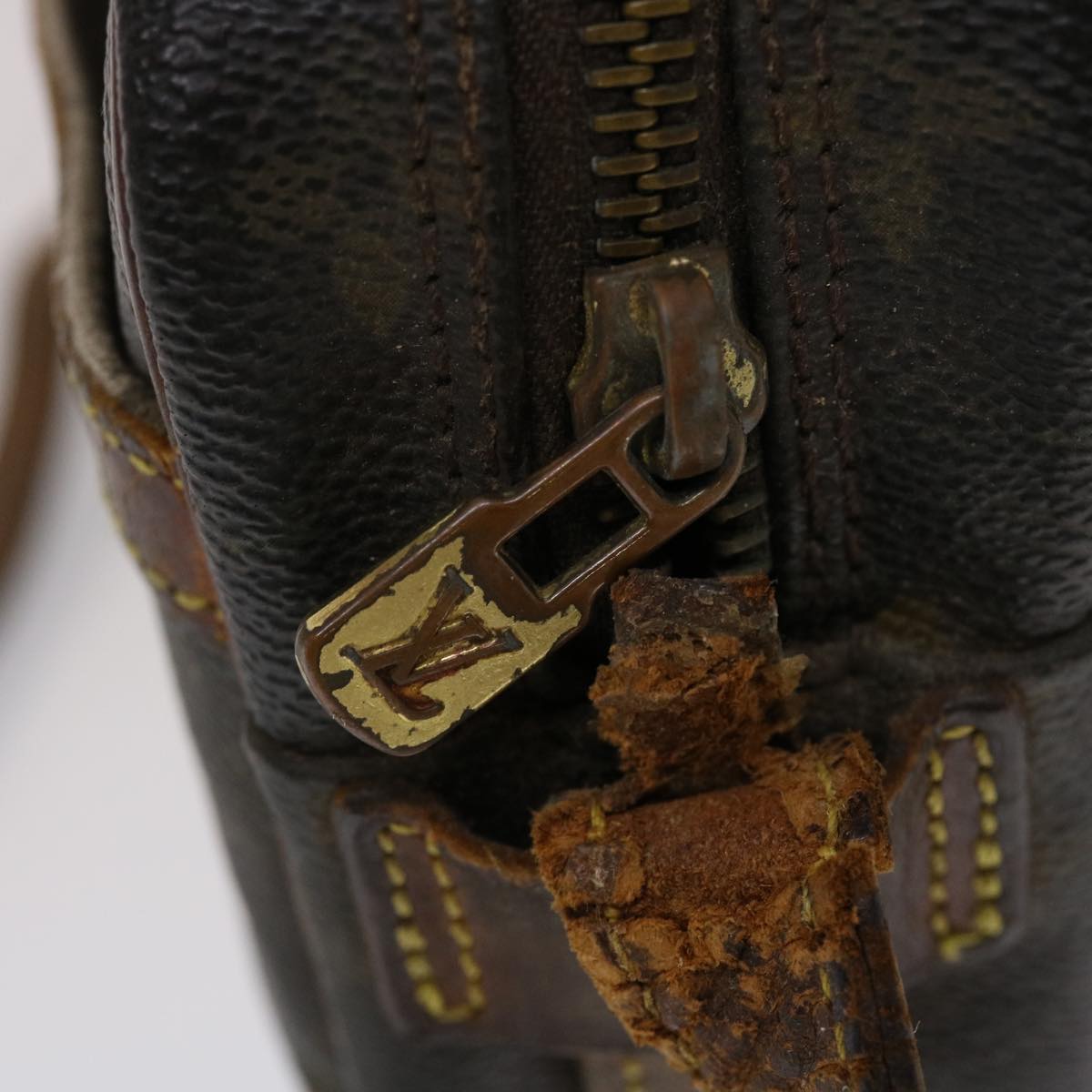 LOUIS VUITTON Monogram Jeune Fille MM Shoulder Bag M51226 LV th3758