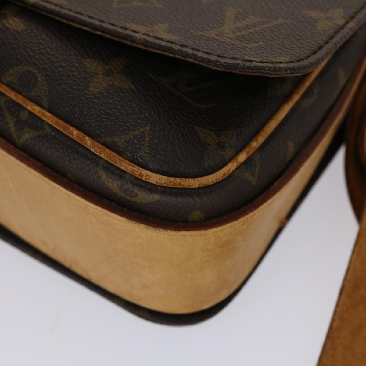 LOUIS VUITTON Monogram Cartouchiere MM Shoulder Bag M51253 LV th3764