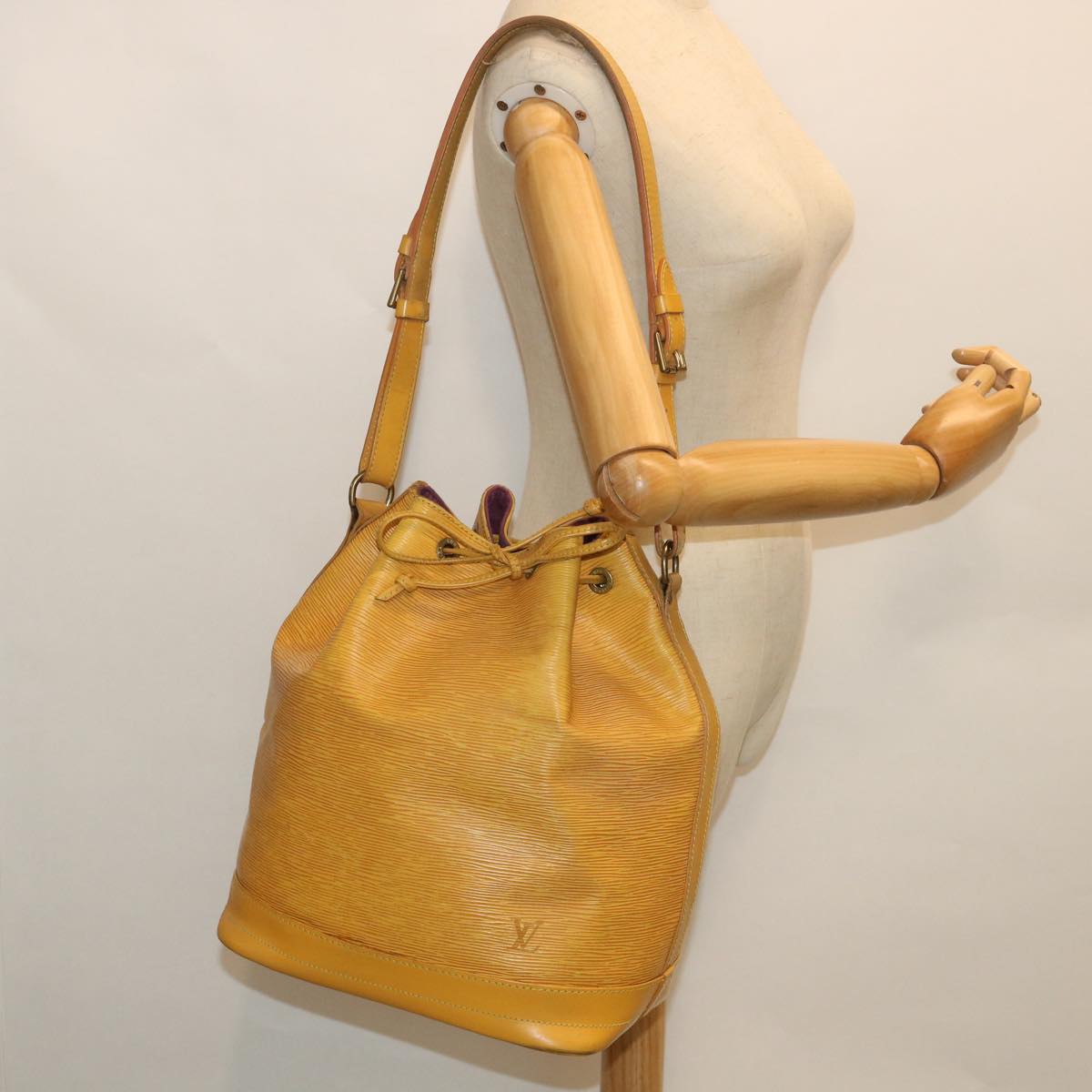 LOUIS VUITTON Epi Noe Shoulder Bag Tassili Yellow M44009 LV th4055