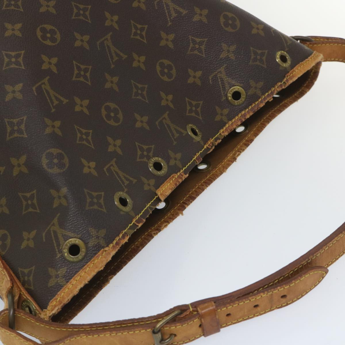LOUIS VUITTON Monogram Petit Noe Shoulder Bag M42226 LV th4110