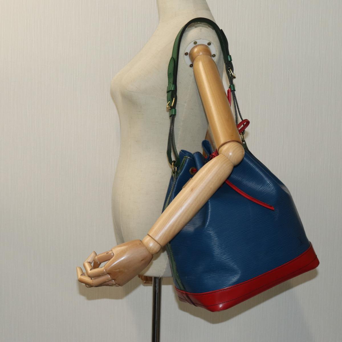 LOUIS VUITTON Epi Toriko Color Noe ShoulderBag Red Blue Green M44084 th4767