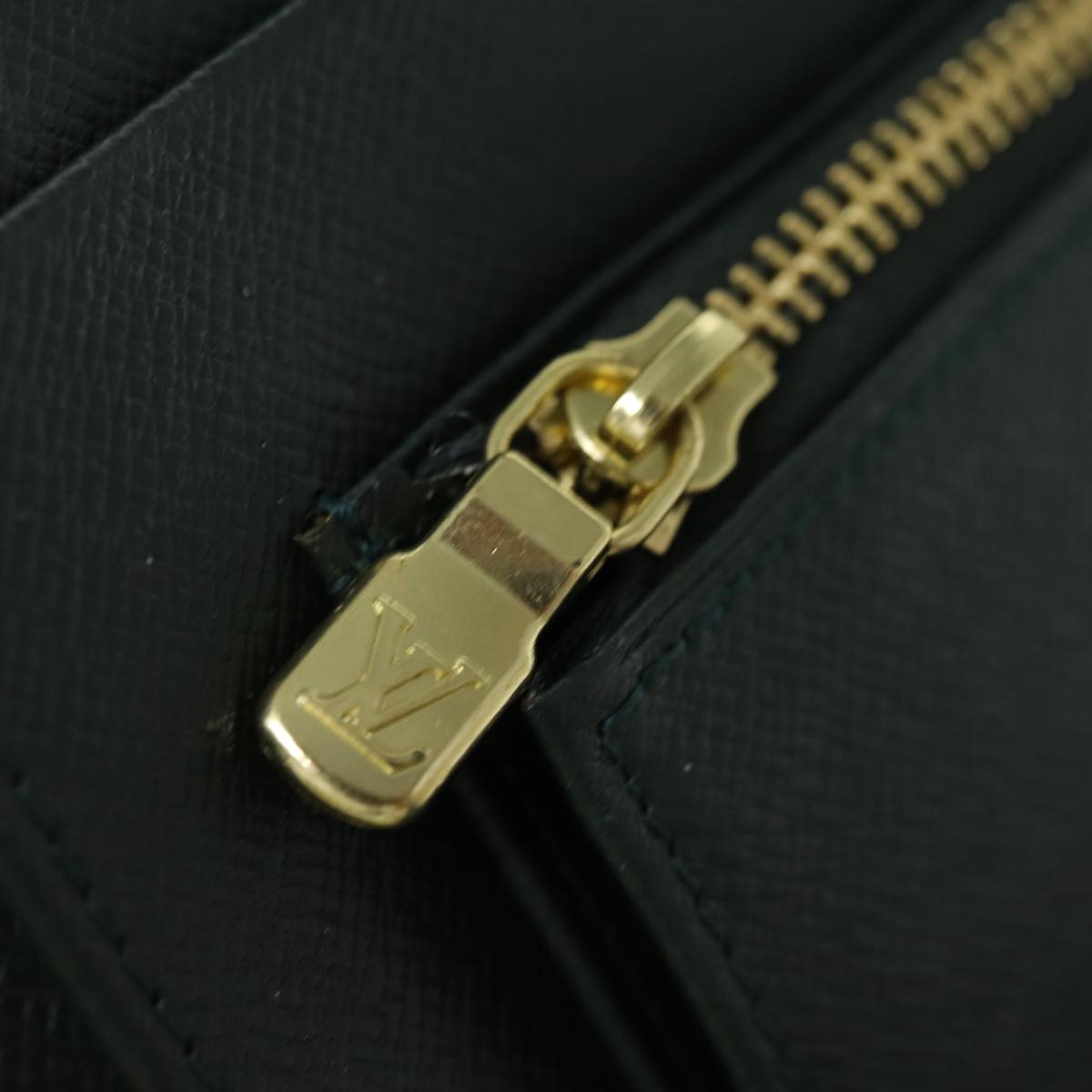LOUIS VUITTON Taiga Organizer Atholl Travel Case Epicea M30654 LV th4904