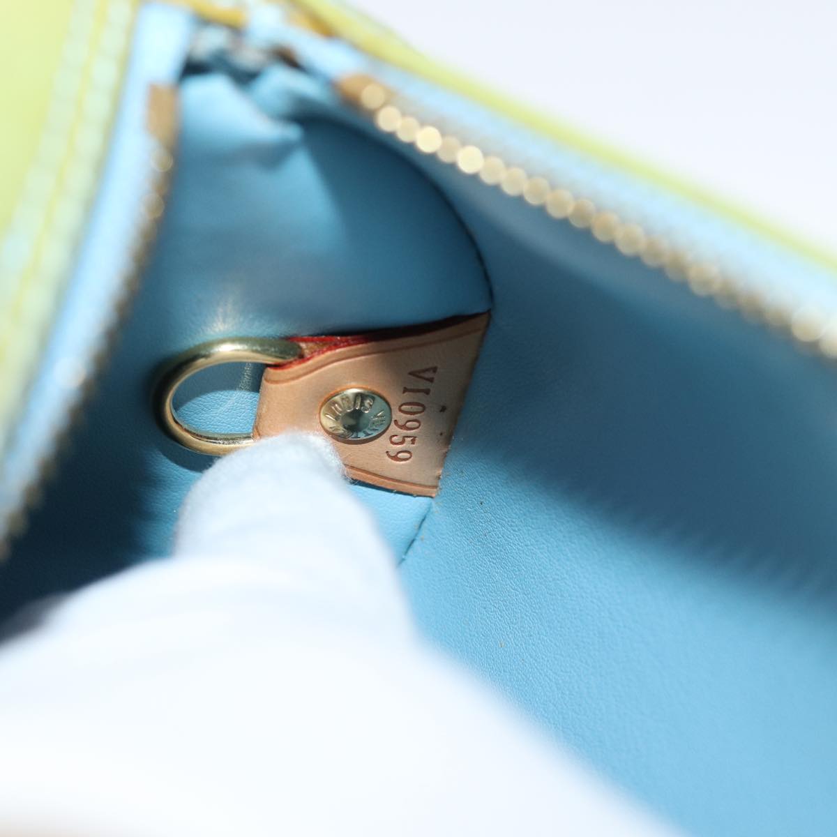 LOUIS VUITTON Monogram Vernis Bedford Hand Bag Baby Blue M91007 LV th4938