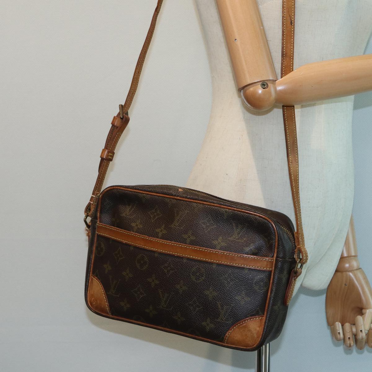 LOUIS VUITTON Monogram Trocadero 27 Shoulder Bag M51274 LV th5140