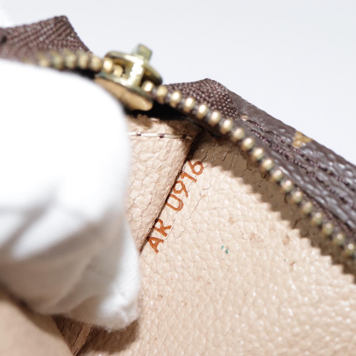 LOUIS VUITTON Monogram Bucket GM Pouch Accessory Pouch LV th5270