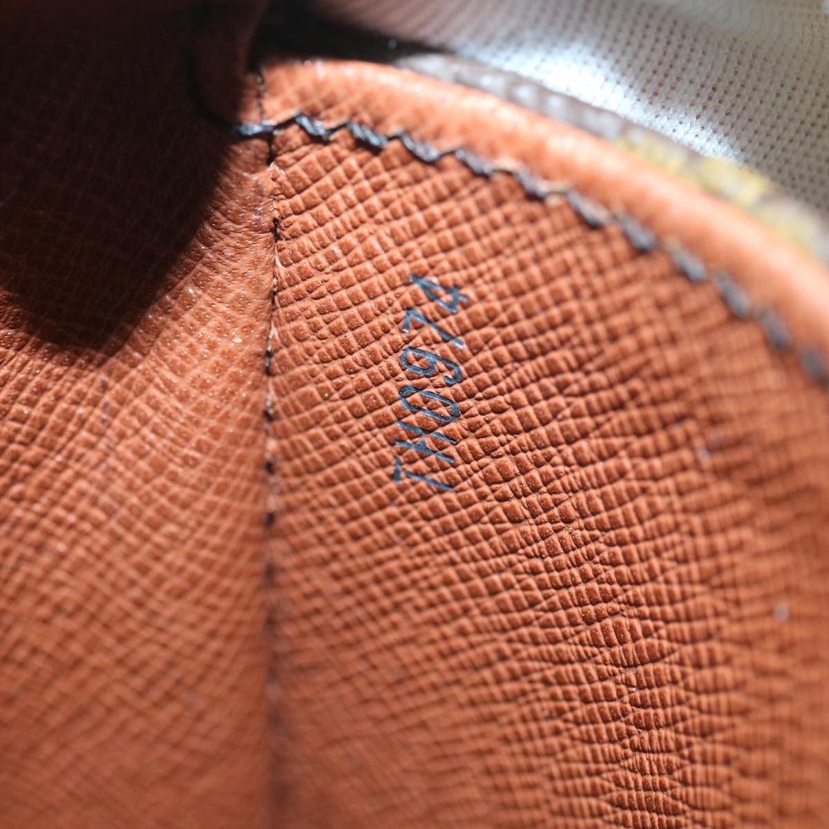 LOUIS VUITTON Monogram Saint Cloud MM Shoulder Bag M51243 LV ai503
