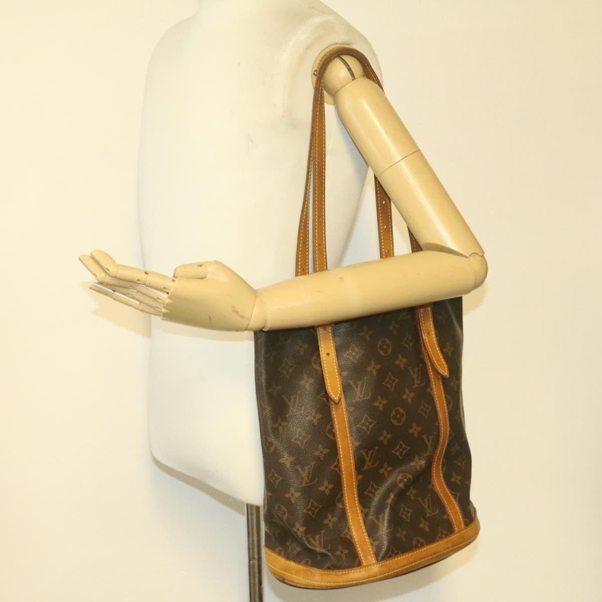 LOUIS VUITTON Monogram Bucket GM Shoulder Bag M42236 LV hk083