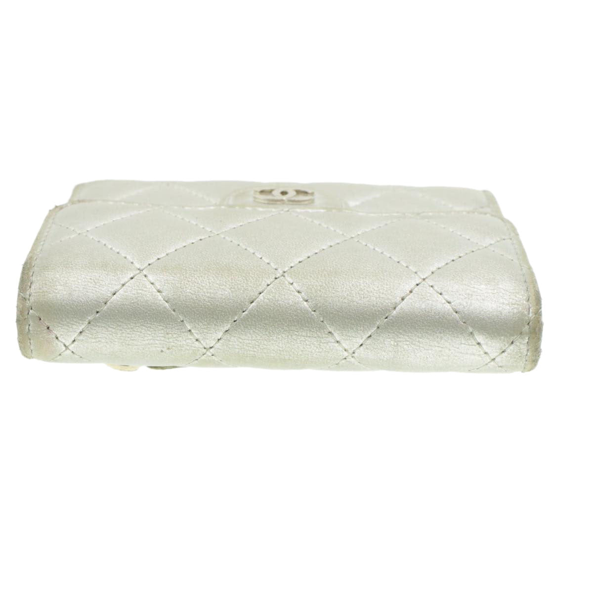 Luxury Chanel Matelasse Bifold Wallet Silver CC  cr620