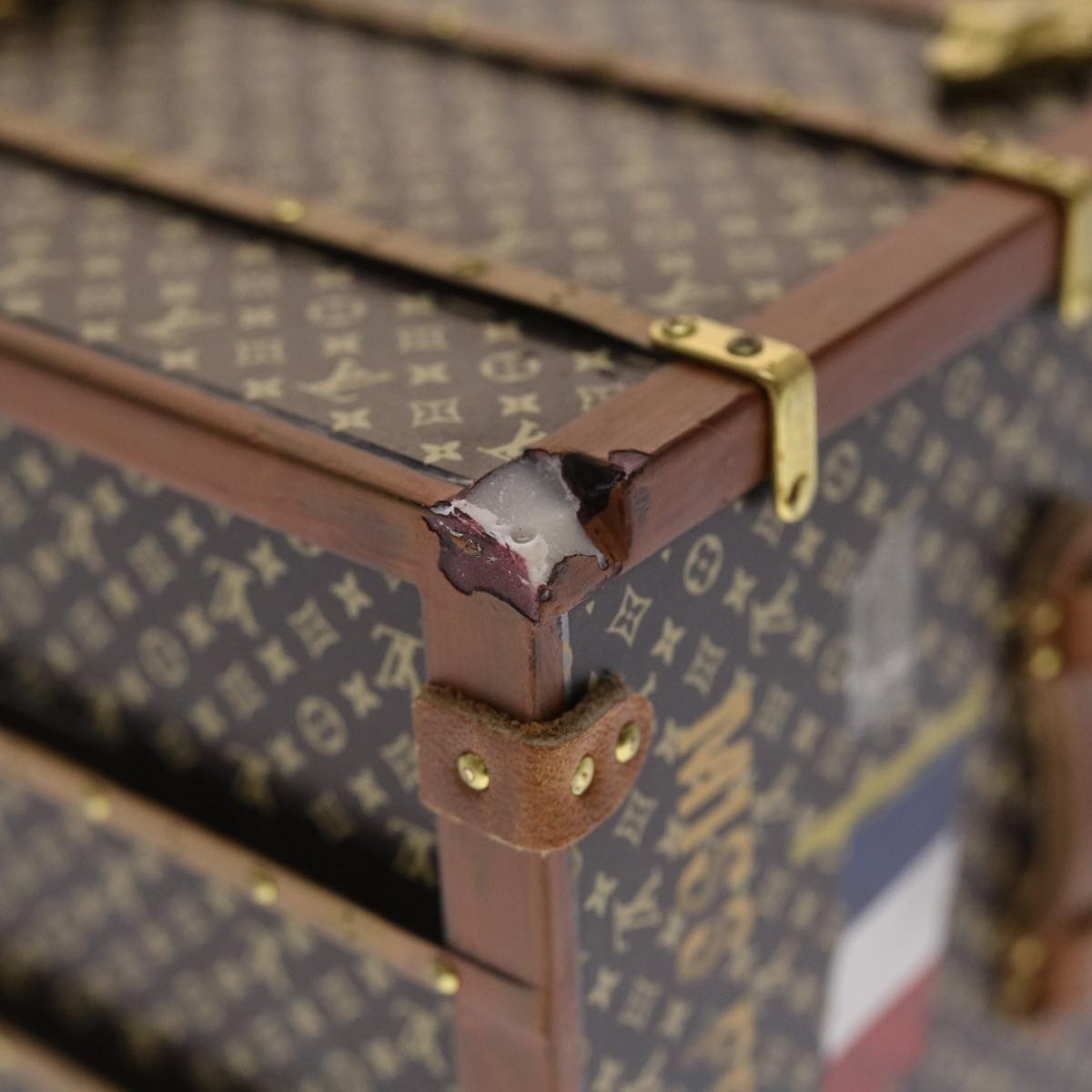 LOUIS VUITTON Monogram Miss France Paper Weight Brown M99408 LV 35337