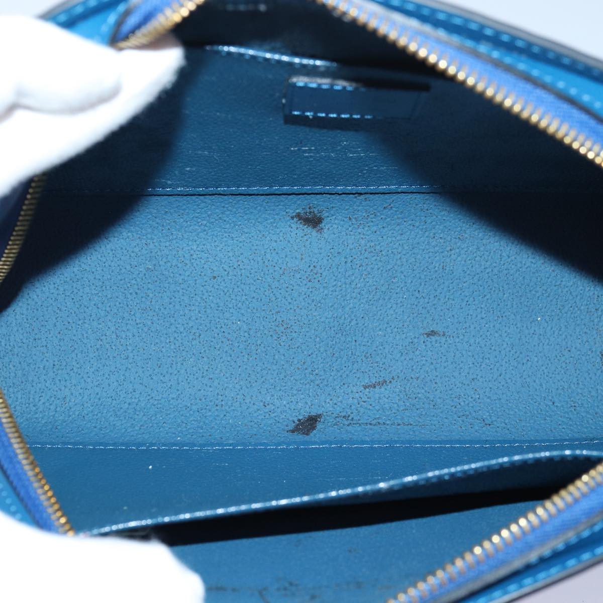 LOUIS VUITTON Epi Dauphine MM Pouch Blue LV ti1836