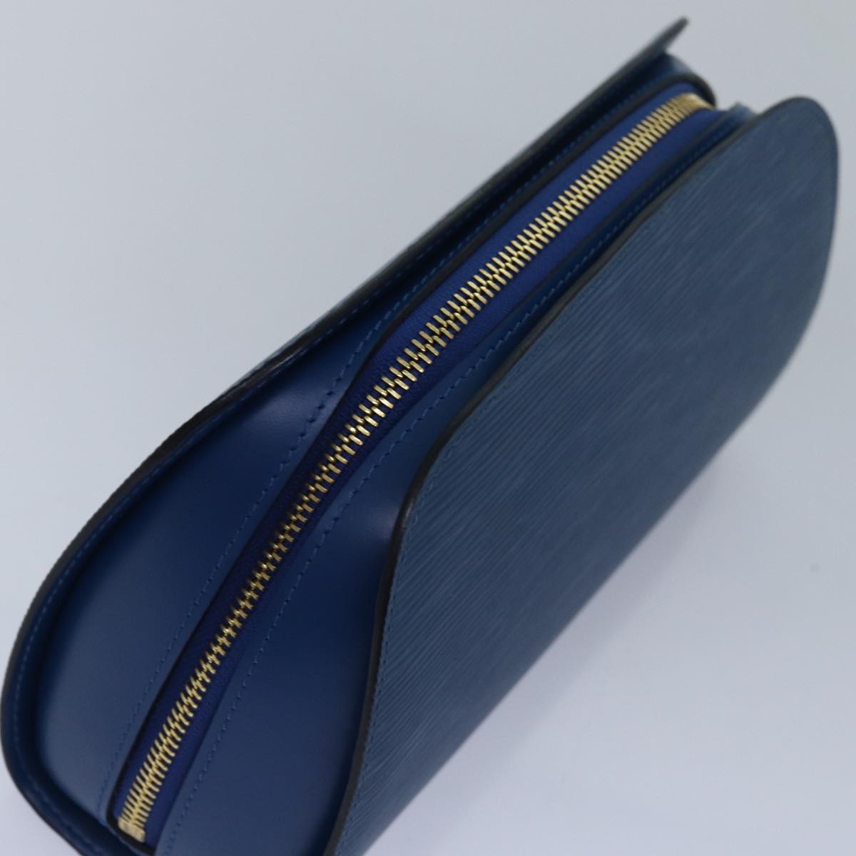 LOUIS VUITTON Epi Dauphine MM Pouch Blue LV ti1836