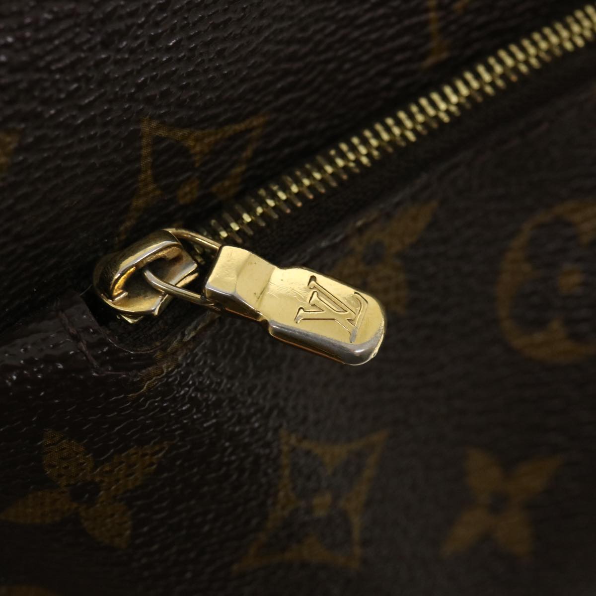 LOUIS VUITTON Monogram Menilmontant MM Shoulder Bag M40473 LV ti796