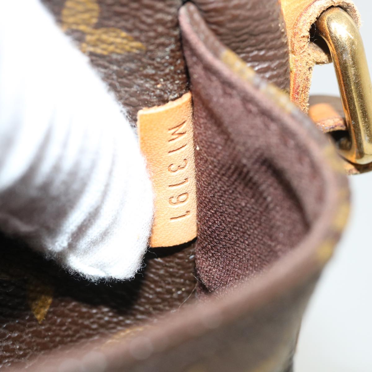LOUIS VUITTON Monogram Menilmontant MM Shoulder Bag M40473 LV ti796