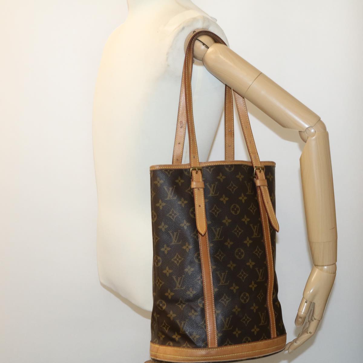 LOUIS VUITTON Monogram Bucket GM Shoulder Bag M42236 LV tp325