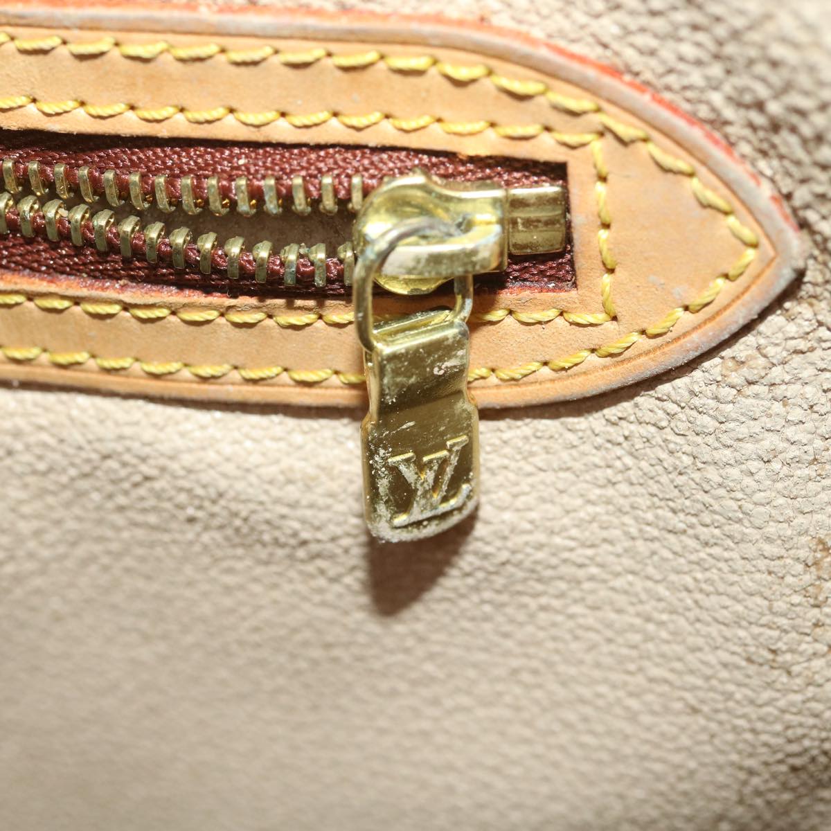 LOUIS VUITTON Monogram Bucket GM Shoulder Bag M42236 LV tp569
