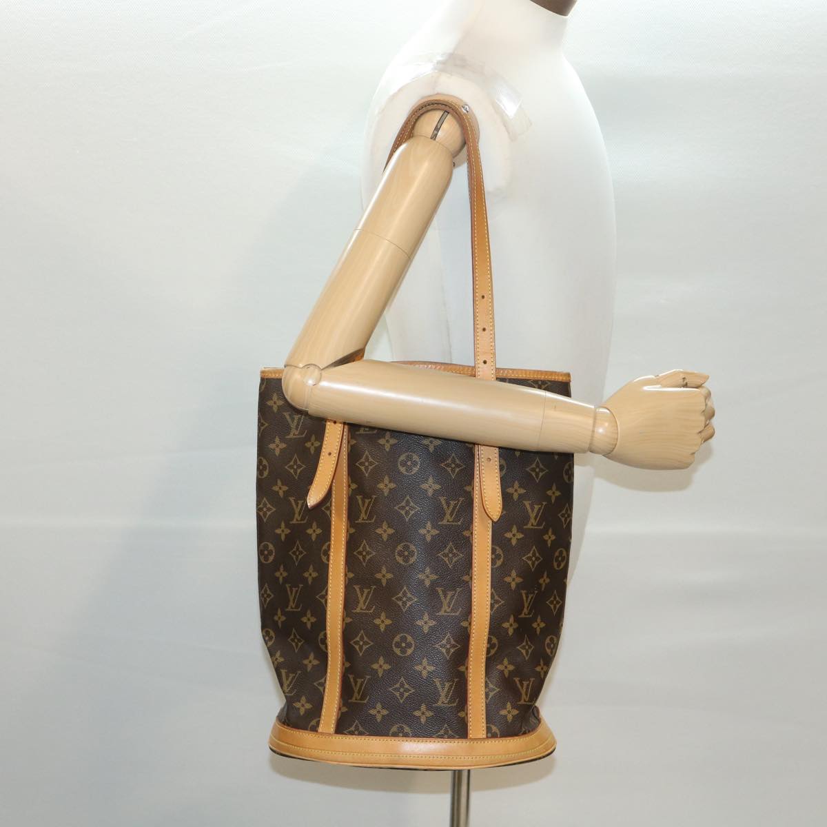 LOUIS VUITTON Monogram Bucket GM Shoulder Bag M42236 LV tp569