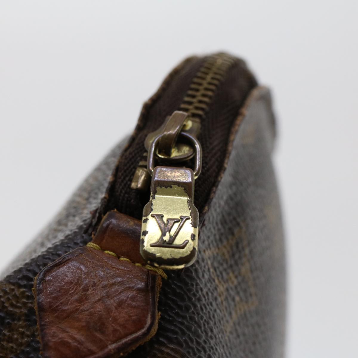 LOUIS VUITTON Monogram Pochette Cosmetic PM Cosmetic Pouch M47515 LV uy126