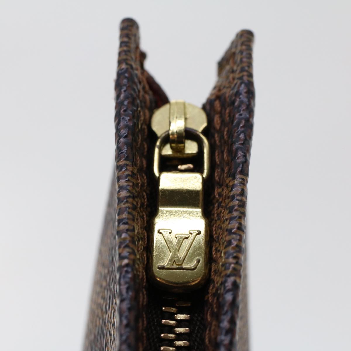 LOUIS VUITTON Damier Ebene Marais Pouch LV uy135