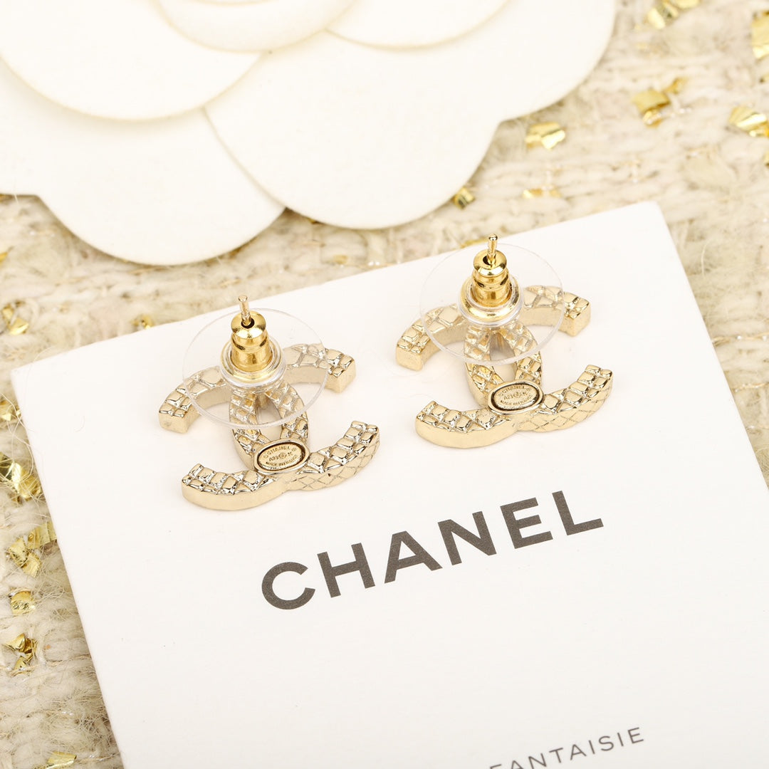 Luxury Chanel DOUBLE C HALF DIAMONDS GOLD EARRINGS