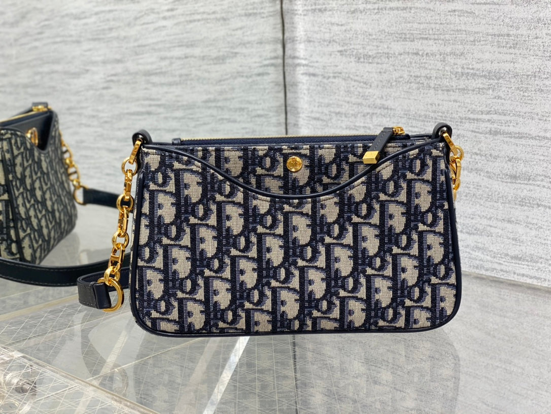 Luxury DiorHOBO AVENUE 21CM BLUE OBLIQUE EMBROIDERY