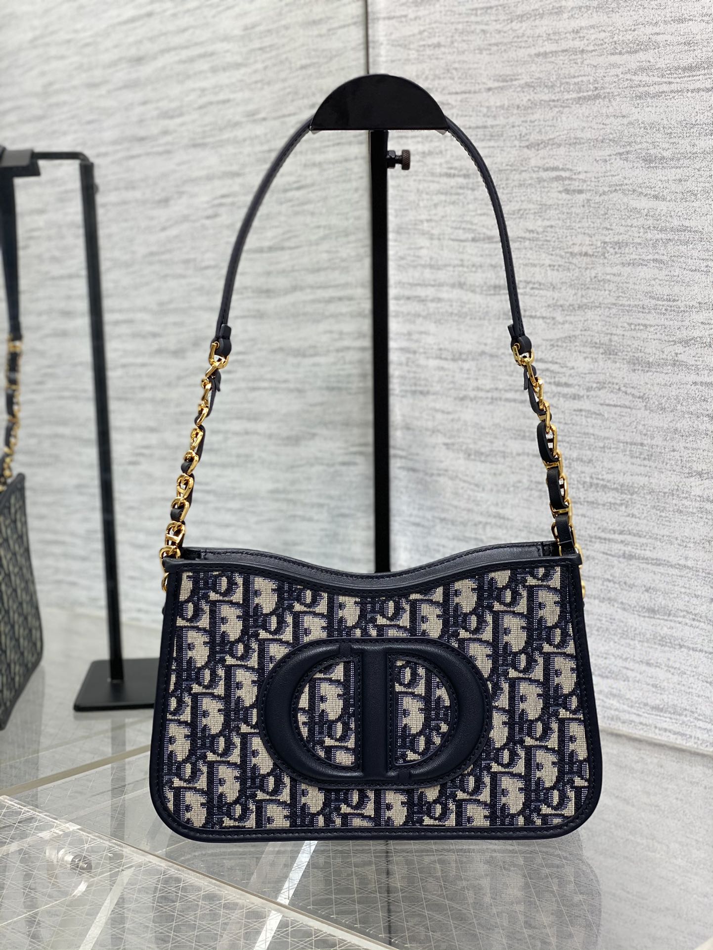 Luxury DiorSIGNATURE HOBO 23.5CM BLUE OBLIQUE EMBROIDERY