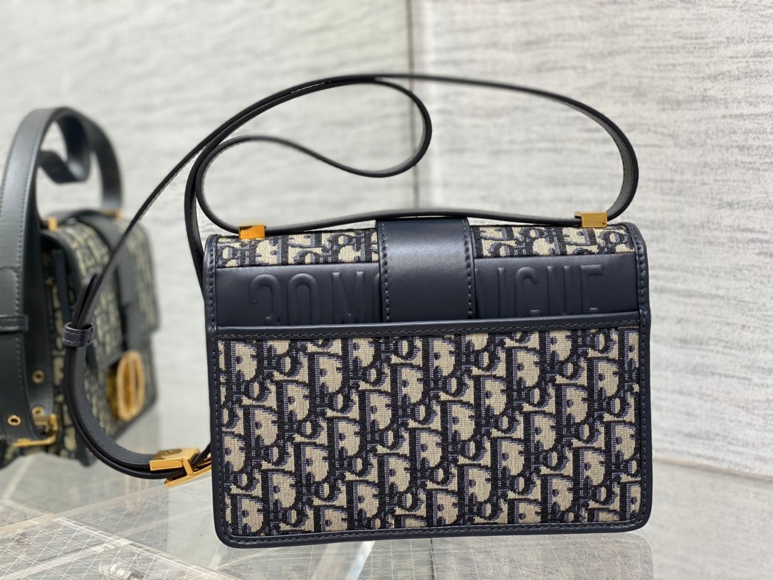 Luxury Dior30 MONTAIGNE 24CM BLUE OBLIQUE EMBROIDERY