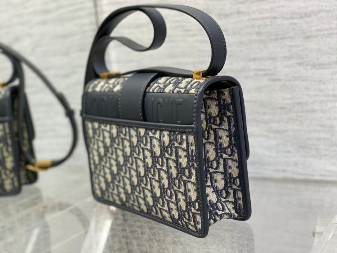 Luxury Dior30 MONTAIGNE 24CM BLUE OBLIQUE EMBROIDERY