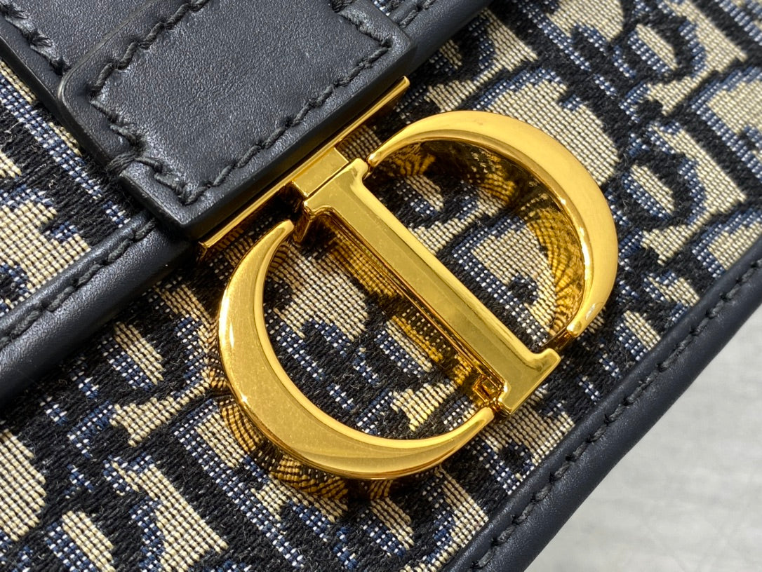 Luxury Dior30 MONTAIGNE 21.5CM BLUE OBLIQUE EMBROIDERY