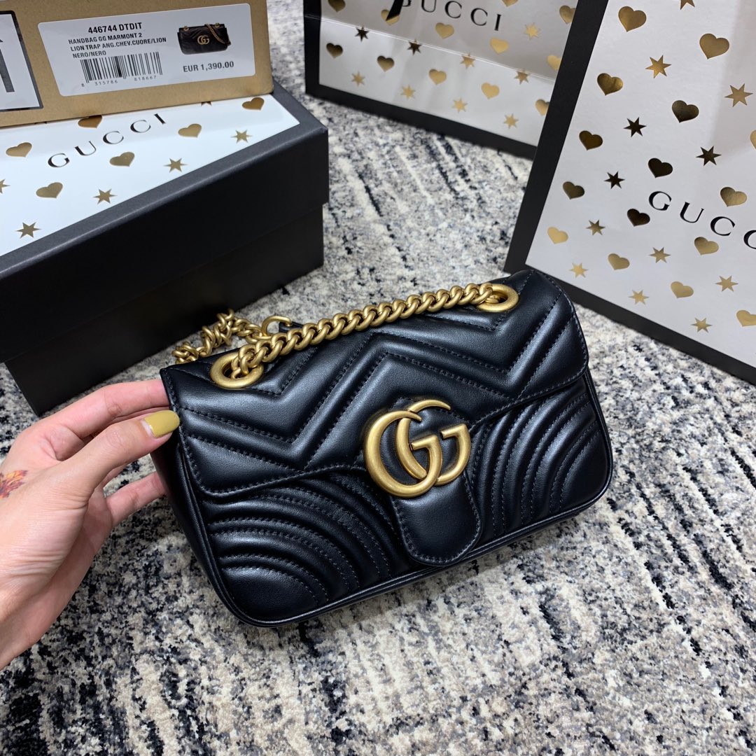 Luxury Gucci GG Marmont 22cm Black Calfskin Gold Hardware
