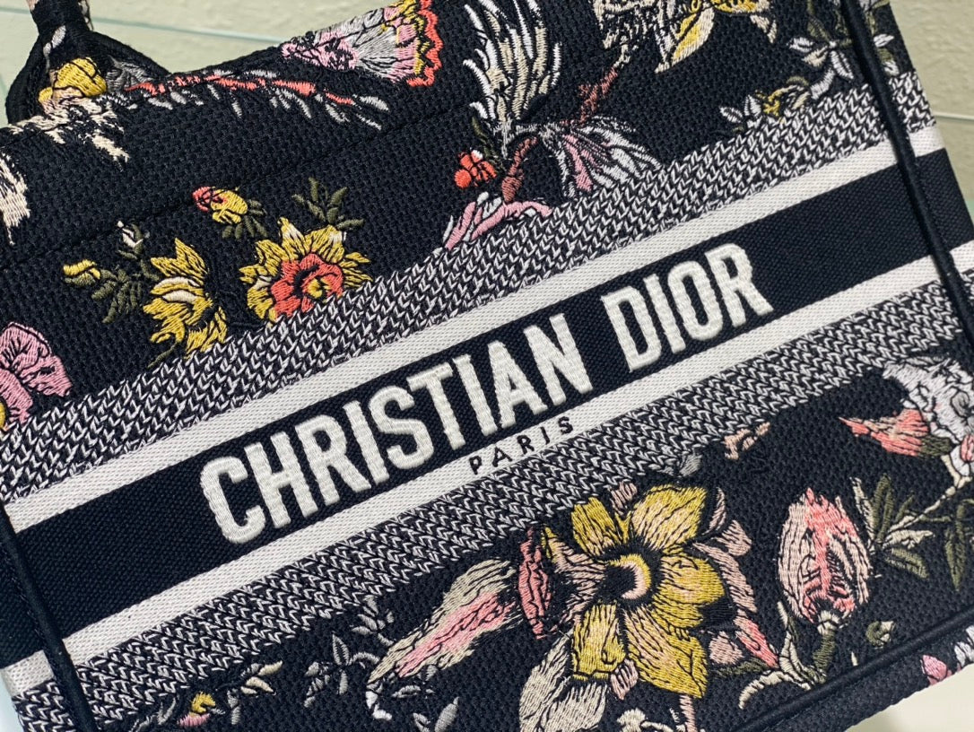 Luxury DiorSmall Book Tote 26.5cm Jardin Botanique Black