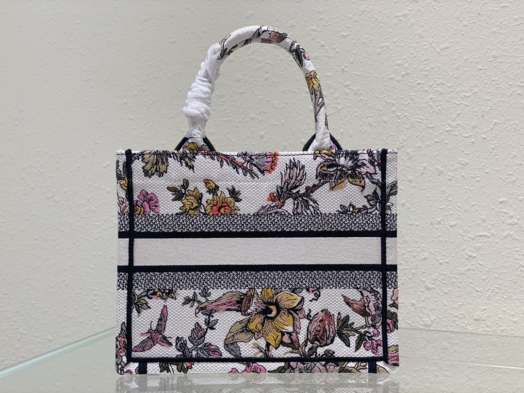 Luxury DiorSmall Book Tote 26.5cm Jardin Botanique White