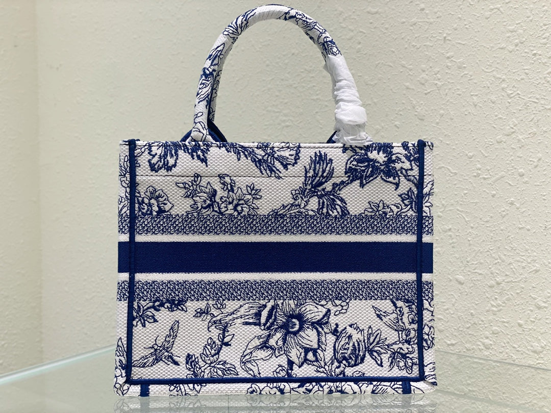 Luxury DiorSmall Book Tote 26.5cm Jardin Botanique Blue