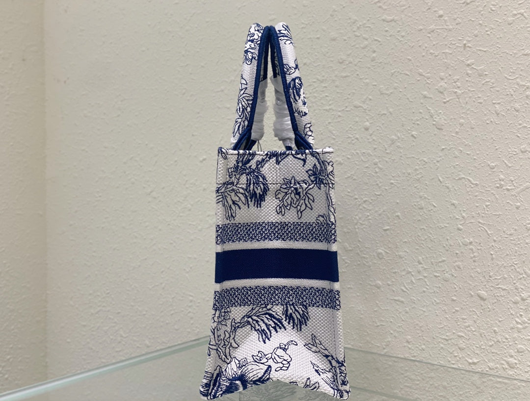 Luxury DiorSmall Book Tote 26.5cm Jardin Botanique Blue