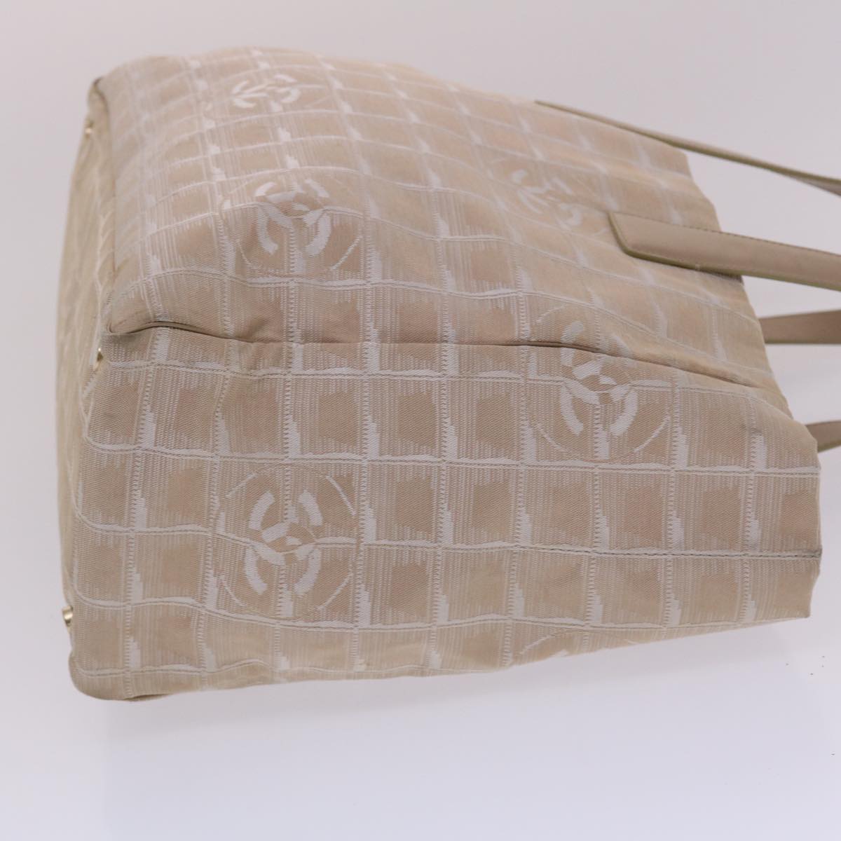 Luxury Chanel New Travel Line Shoulder Bag Nylon Beige CC  yb272