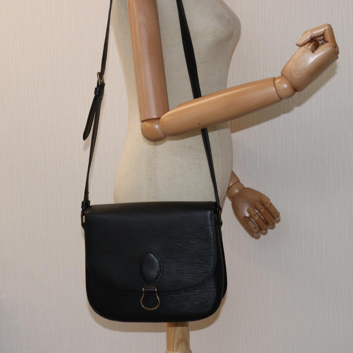 LOUIS VUITTON Epi Saint Cloud GM Shoulder Bag Black Noir M52192 LV yb573