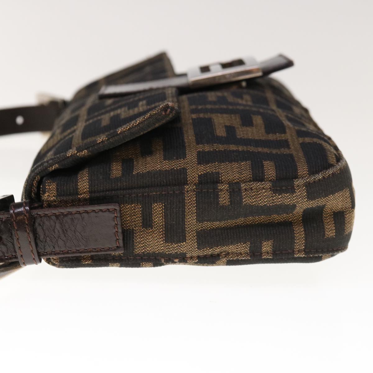 Luxury FendiZucca Canvas Mamma Baguette Shoulder Bag Brown Blackyk10477