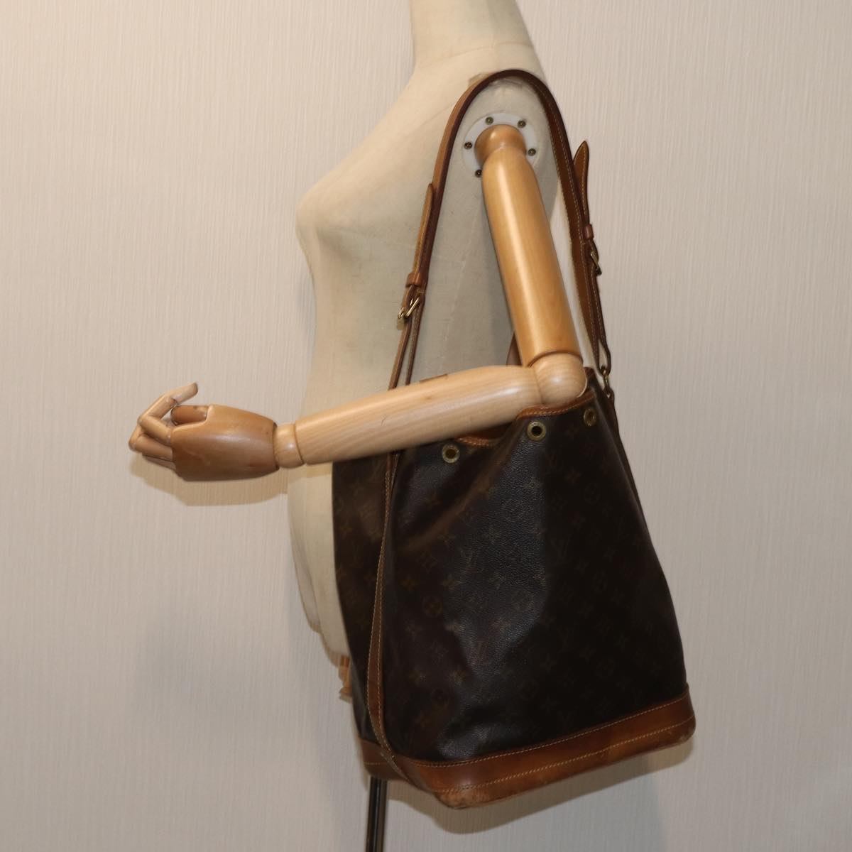 LOUIS VUITTON Monogram Noe Shoulder Bag M42224 LV yk11298
