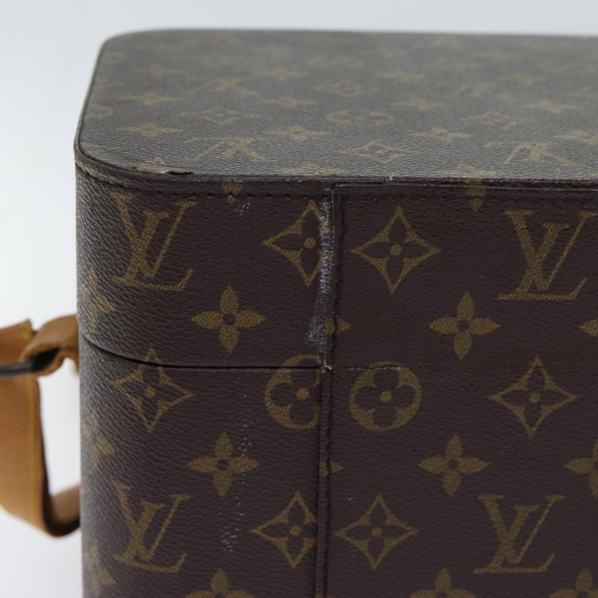 LOUIS VUITTON Monogram Train Case Jewelry Box M23820 LV yk11385