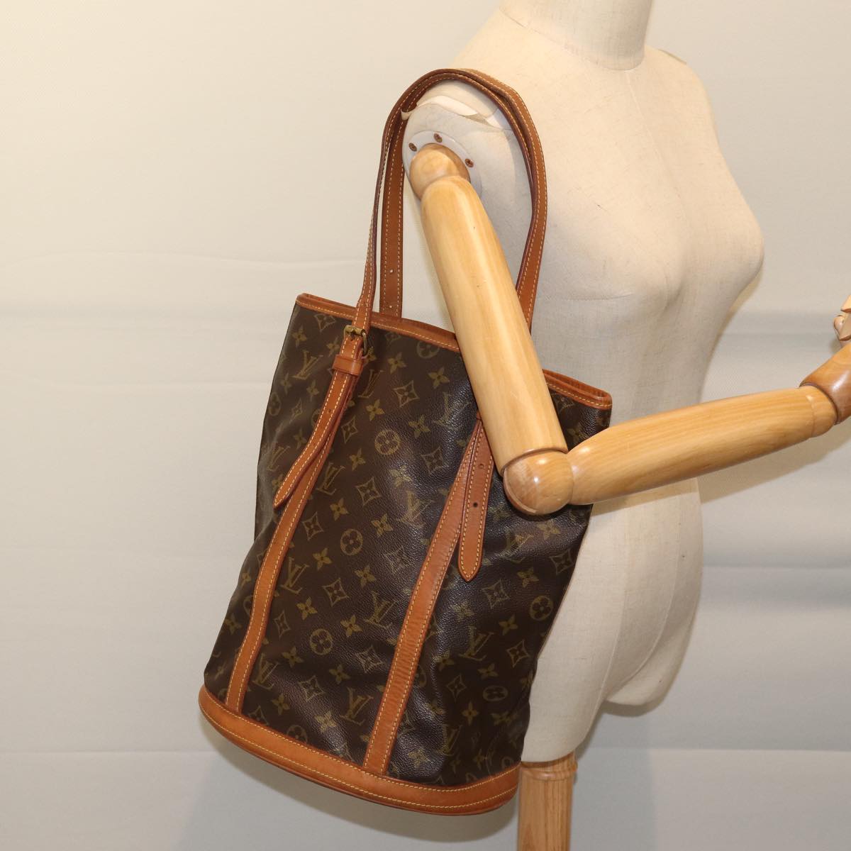 LOUIS VUITTON Monogram Bucket GM Shoulder Bag Vintage M42236 LV yk11603