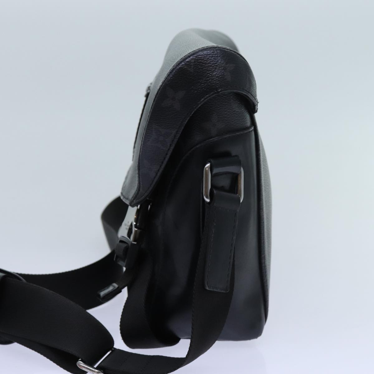 LOUIS VUITTON Monogram Eclipse Messenger Voyage PM Bag M40511 LV yk11672