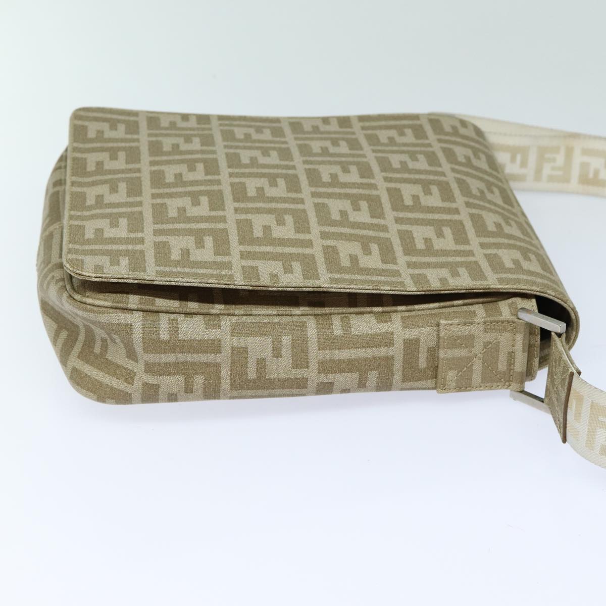 Luxury Fendi Zucca Canvas Shoulder Bag Beigeyk13683