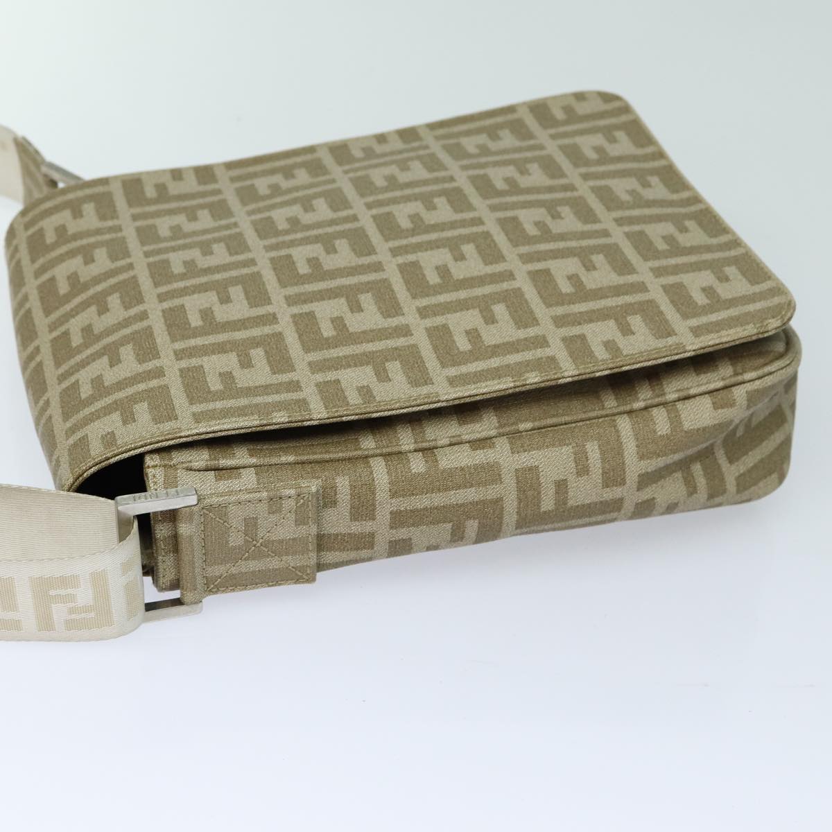 Luxury Fendi Zucca Canvas Shoulder Bag Beigeyk13683