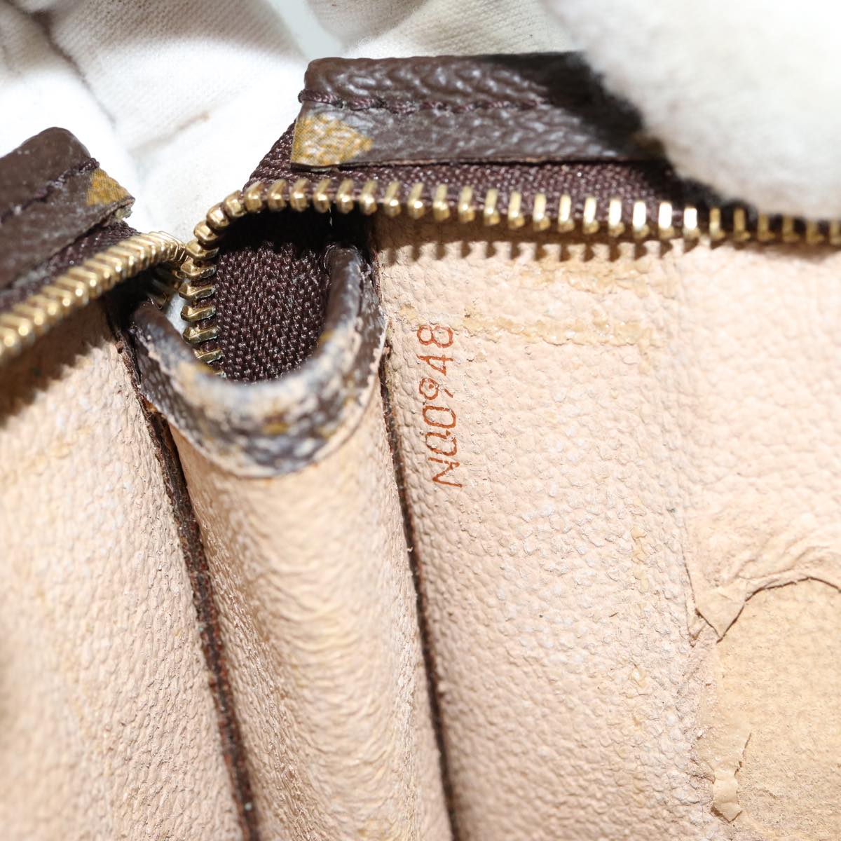 LOUIS VUITTON Monogram Poche Toilette 19 Pouch M47544 LV yk13887