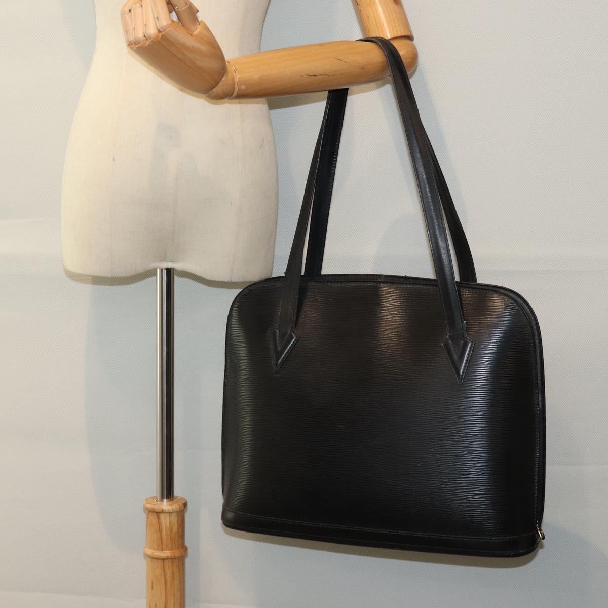 LOUIS VUITTON Epi Lussac Shoulder Bag Black M52282 LV yk13893
