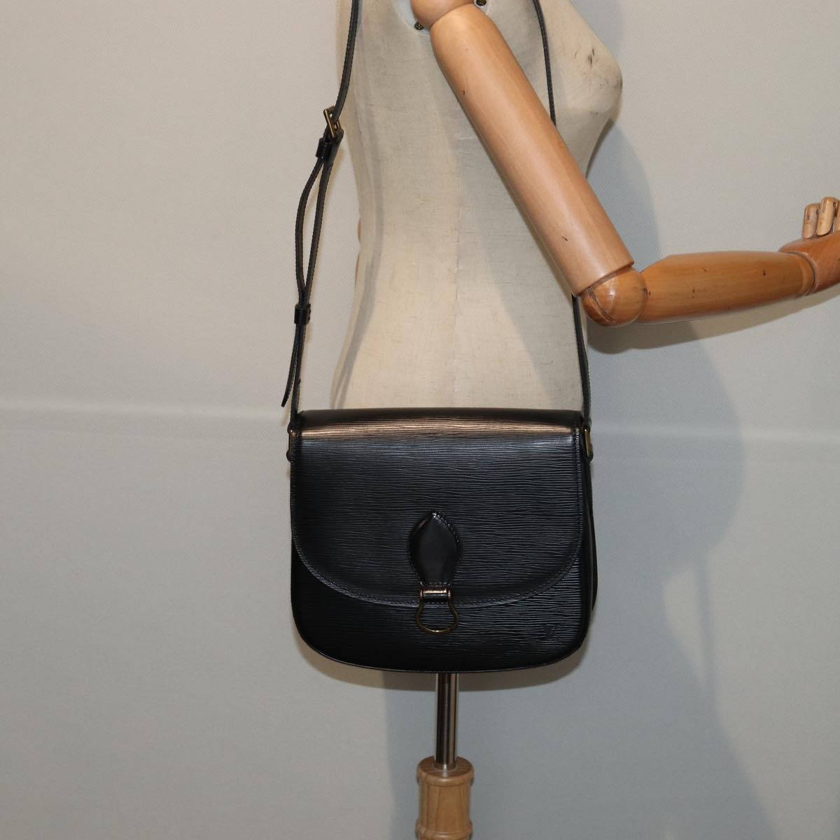 LOUIS VUITTON Epi Saint Cloud GM Shoulder Bag Black Noir M52192 LV yk13926