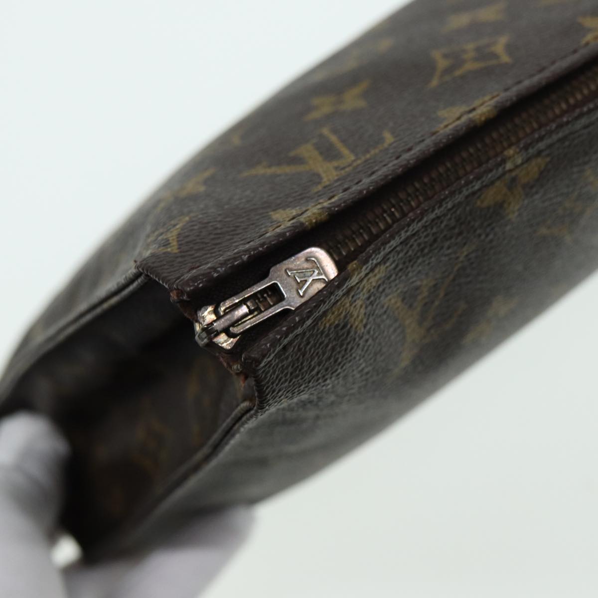 LOUIS VUITTON Monogram Poche Toilette 26 Pouch M47542 LV yk13946