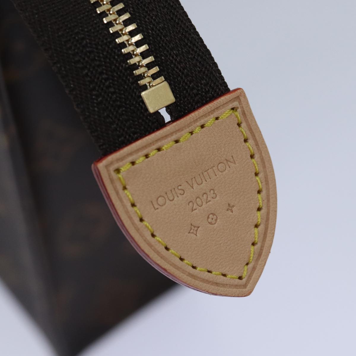 LOUIS VUITTON Monogram Poche Toilette 26 Pouch M47542 LV yk14309S